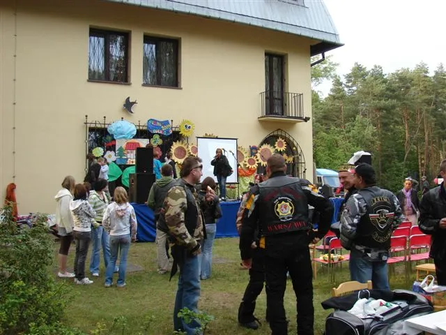 Dom dziecka w Otwocku — archiwum Right Riders, 2009
