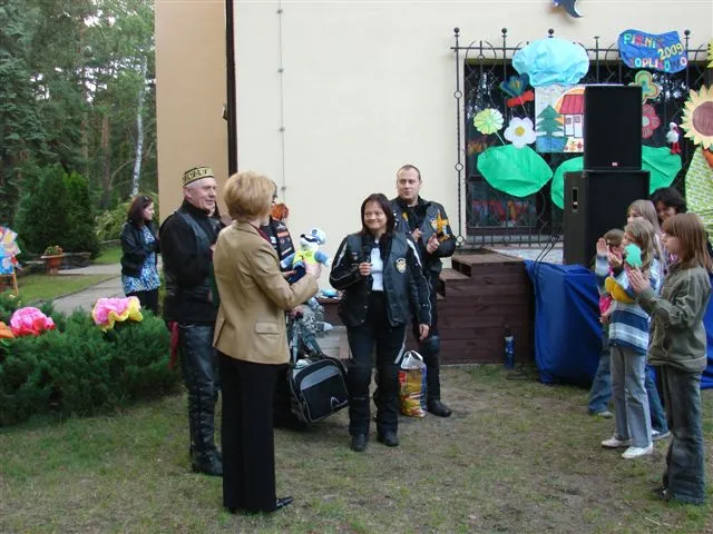 Dom dziecka w Otwocku — archiwum Right Riders, 2009